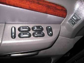 2005 Ford Explorer Pictures