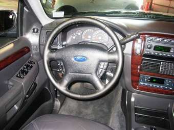 2005 Ford Explorer Photos