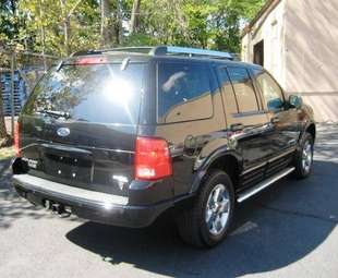 2005 Ford Explorer Wallpapers