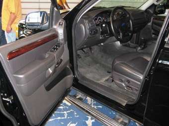 2005 Ford Explorer Pics