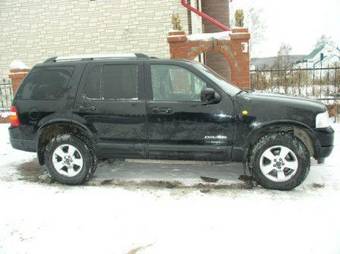 2005 Ford Explorer Photos