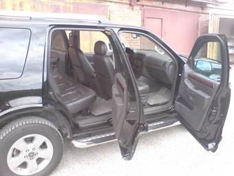 2005 Ford Explorer Pictures