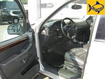 2005 Ford Explorer Pictures