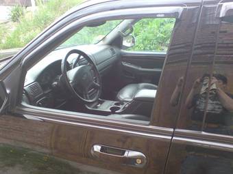 2005 Ford Explorer Pictures