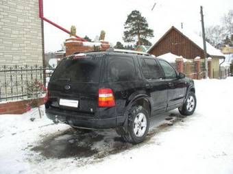 2005 Ford Explorer Photos