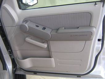 2006 Ford Explorer Images