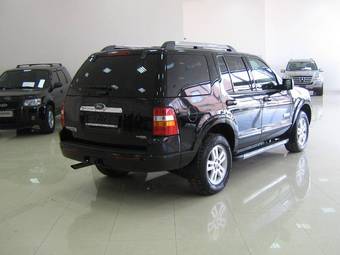 2007 Ford Explorer Wallpapers