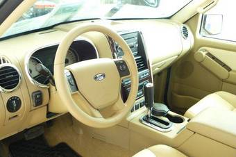 2008 Ford Explorer Pictures