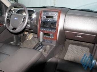 2008 Ford Explorer Pictures