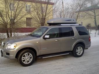 2008 Ford Explorer Pictures