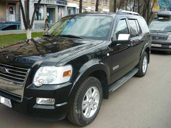 2008 Ford Explorer Pictures