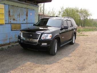 2008 Ford Explorer Pictures