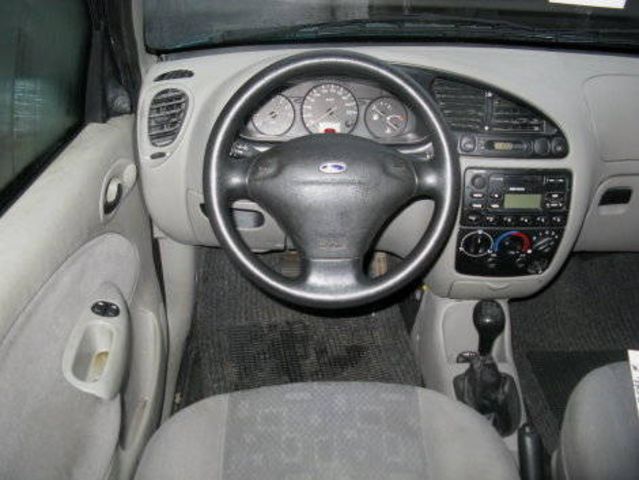 2000 Ford Fiesta