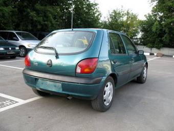 2000 Ford Fiesta Pictures