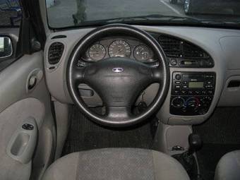 2000 Ford Fiesta Photos