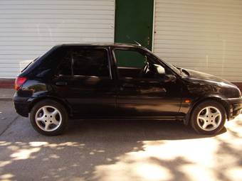 2001 Ford Fiesta Photos