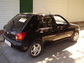 2001 Ford Fiesta Photos