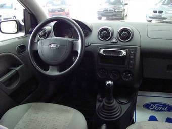 2003 Ford Fiesta Photos