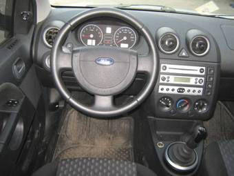 2005 Ford Fiesta Photos