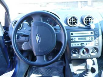2005 Ford Fiesta Photos