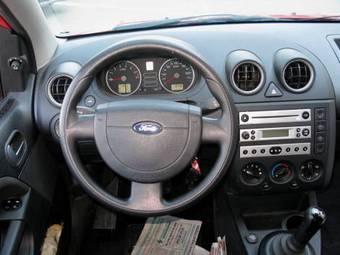 2005 Ford Fiesta Pictures