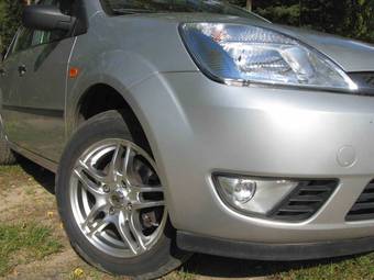 2005 Ford Fiesta Photos