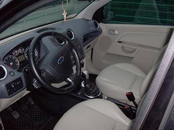 2006 Ford Fiesta Photos