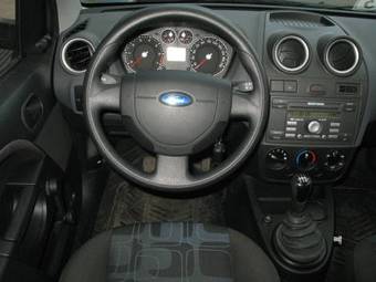 2008 Ford Fiesta Photos