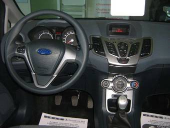2008 Ford Fiesta Images