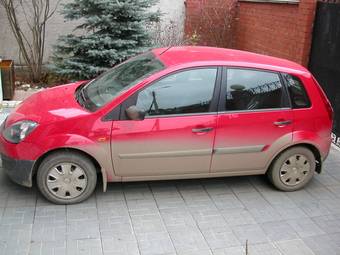 2008 Ford Fiesta Photos