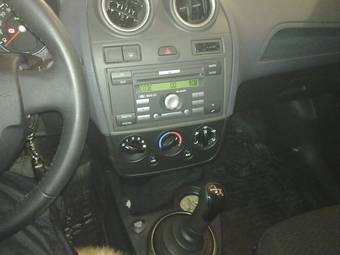 2008 Ford Fiesta Images