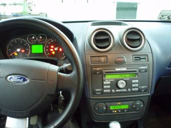 2008 Ford Fiesta Pictures