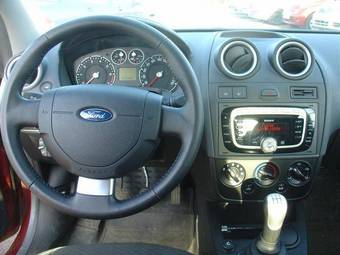 2008 Ford Fiesta Pictures