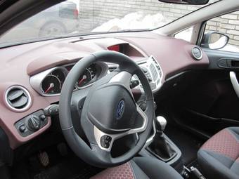 2009 Ford Fiesta Photos