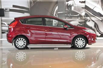2012 Ford Fiesta Photos
