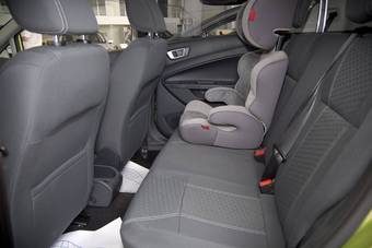 2012 Ford Fiesta Images