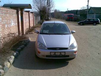 1999 Ford Focus Photos