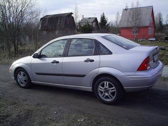 2000 Ford Focus Pictures