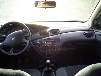 2000 Ford Focus Photos