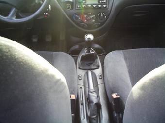 2000 Ford Focus Photos