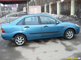 2000 Ford Focus Photos