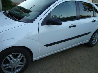 2000 Ford Focus Photos