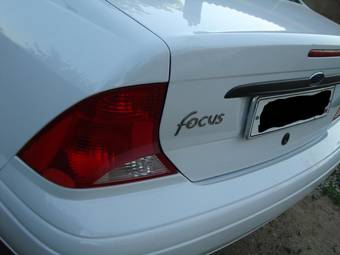 2000 Ford Focus Photos