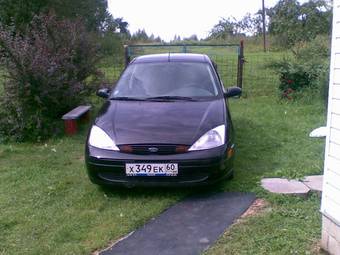 2000 Ford Focus Photos