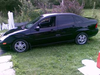 2000 Ford Focus Photos