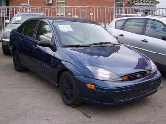 2000 Ford Focus Photos