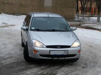 2001 Ford Focus Photos