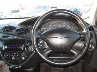 2001 Ford Focus Photos