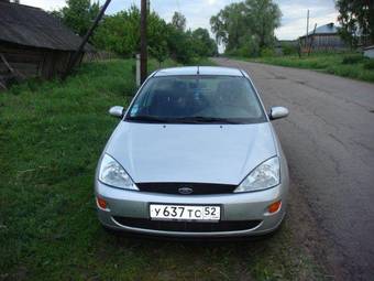 2001 Ford Focus Photos