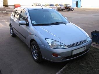 2001 Ford Focus Photos